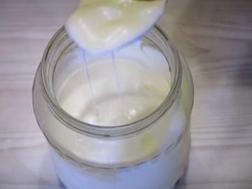 Jak vyrobit domácí tuku zakysanou smetanu, máslo podobně (krok recept klec)