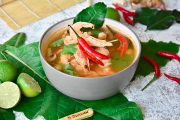 Polévka Tom Yam Kung: kombinace hořké, kořeněné, sladké, kyselé a slané v jednom talíři