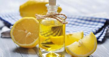 Bota játra a cévní toxiny z olivovým olejem a citrónovou šťávou