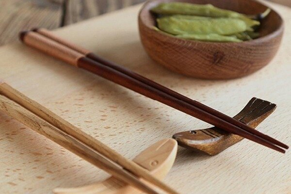 Japonci jedí měřeně, pomalu, což jim umožňuje nepřejídat se a netucte (Foto: Pixabay.com)