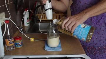 Jak udělat vynikající hustou domácí majonézu po dobu 10 minut
