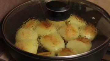 Babiččin recept na lahodné smažené brambory. Jednoduchý způsob, jak připravit brambory