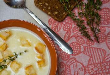 Cuketa polévka a smetanový sýr: chutné, jednoduché, rychlé, levné
