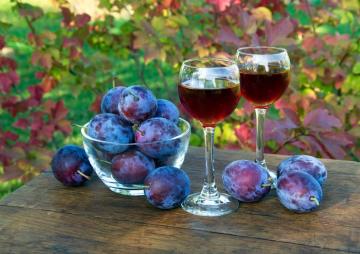 Jednoduchý recept na švestkové víno