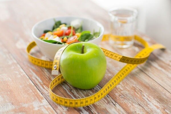 Neměli byste držet dietu, vzdát se všeho náhle - to může vést k poruchám (Foto: cocinayvino.com)