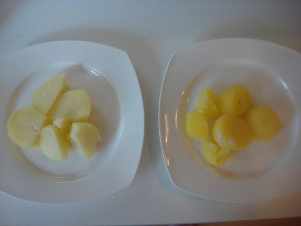 Vyfotit autorem (vařené brambory vlevo od „Pyaterochka“, na pravé straně „Magnit“)