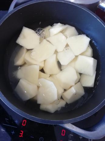 Jak jsem rychle vařit brambory na bramborovou kaší. Pouze 15 minut a máte hotovo