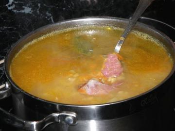 Jak vařit hrachovou polévku s uzenin