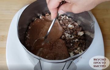 Rychlá a snadná příprava čokoládový dort, který je připraven bez trouby