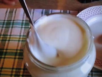 Oba pravidelná mléko a smetana vařit hustý krém (který zapadl lžičku)