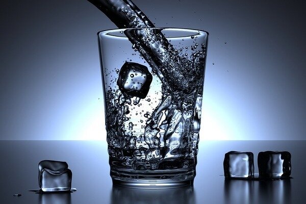 Studená voda je překážkou ztráty nadbytečných kilogramů (Foto: Pixabay.com)