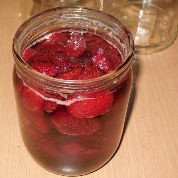 Jahodový džem, který zachovává chuť a barvu čerstvých jahod. My kulinářský trik